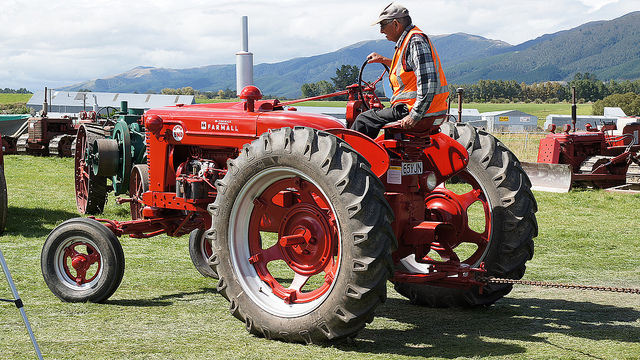 International Harvester Super BMD